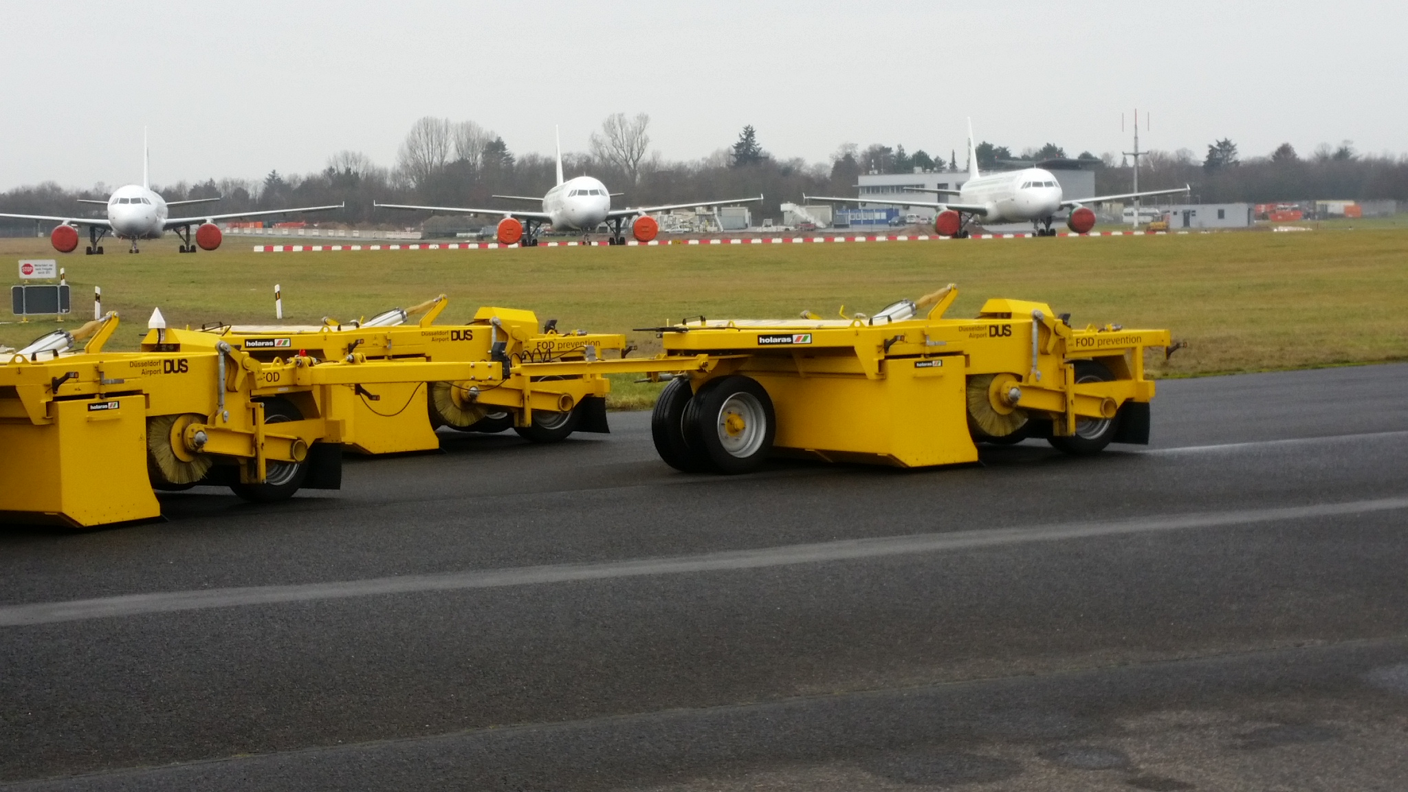 Holaras FOD Airportsweepers